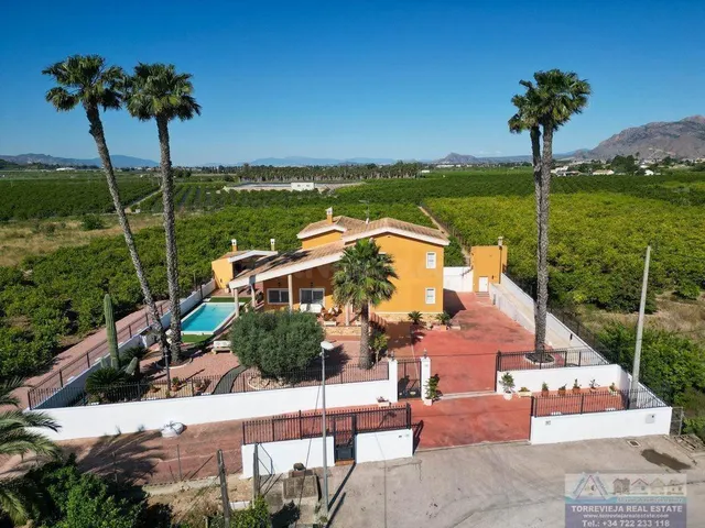 GRAN CHALET EN ORIHUELA: 5 HAB, 3 BAÑOS - foto 3