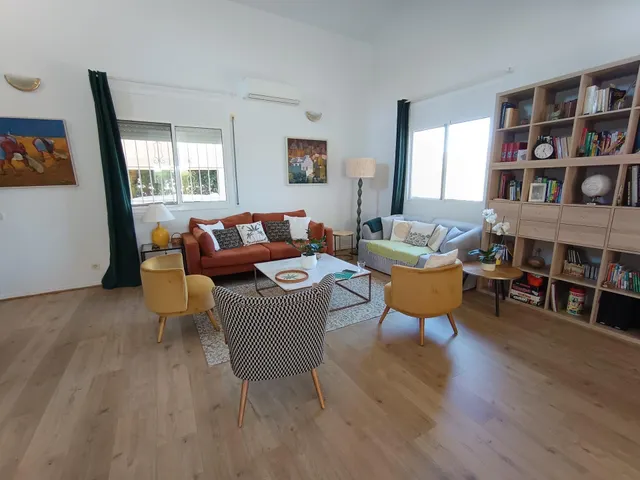 Exclusiva villa reformada y moderna con vistas al mar y montaña, piscina, cocina de verano y apartamento independiente — 21