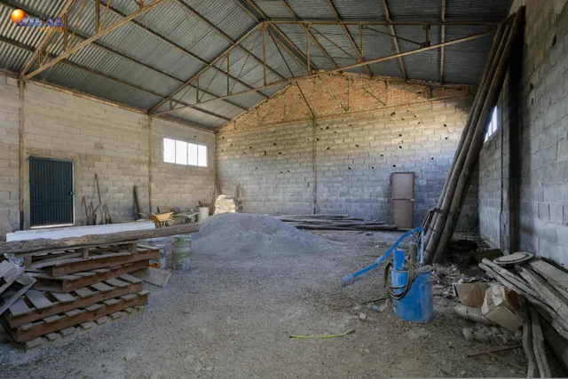 Nave industrial con amplio terreno urbano en Pulianas (Grana - foto 3