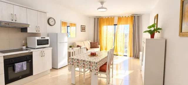 Se alquila apartamento vista piscina en Costa Adeje, Tenerif - foto 3