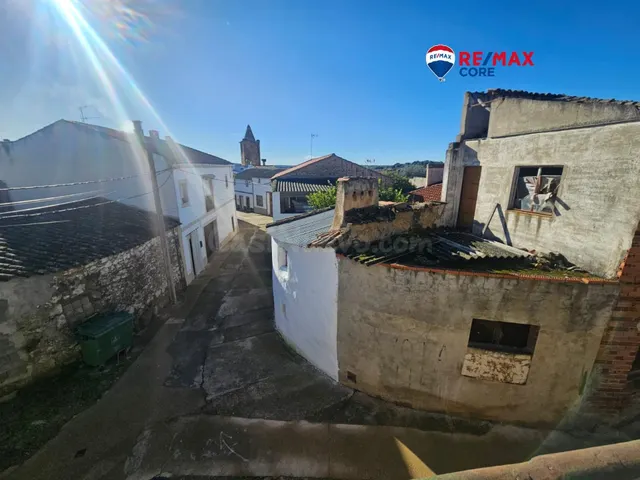 Casa grande: Oportunidad Única en el Corazón de Villamesias
