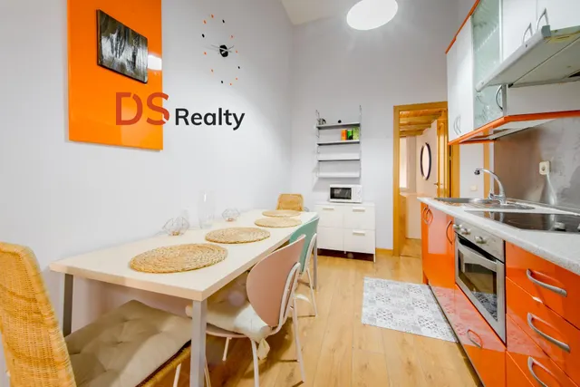 EXCLUSIVA VIVIENDA EXTERIOR Y MUY LUMINOSA CON DOS ESPACIOS INDEPENDIENTES A 30 METROS DE PLAZA DE ESPAÑA — 19