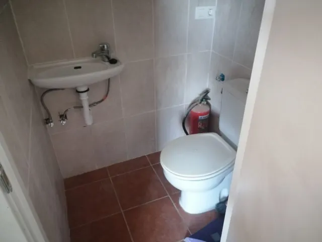 LOCAL APTO PARA GARAJE CON ALTILLO Y PUERTA AUTOMATICA — 5