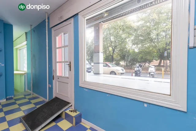Local comercial en venta en calle agustina de aragón — 9