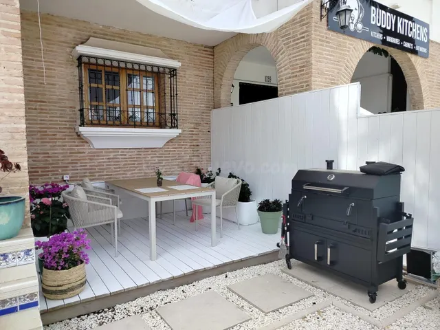 Magnífico bungalow en planta baja con jardín en Villamartín  - foto 2