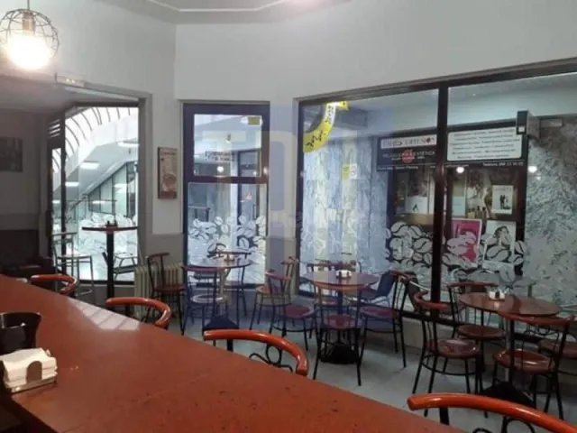 Local comercial en traspaso en Centro - foto 4