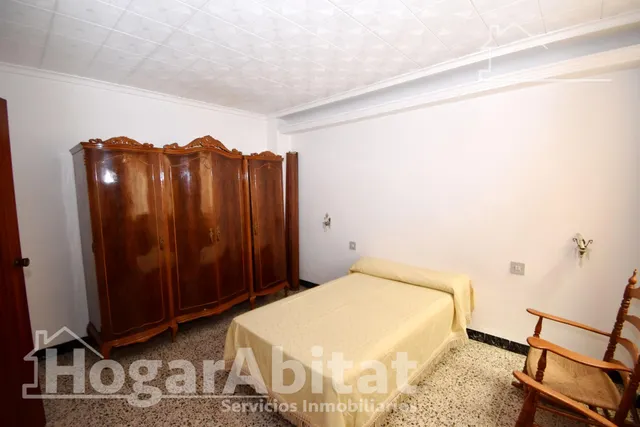 MAGNÍFICA CASA CON DOS VIVIENDAS INDEPENDIENTES Y TERRAZA, CERCA DEL CENTRO — 36