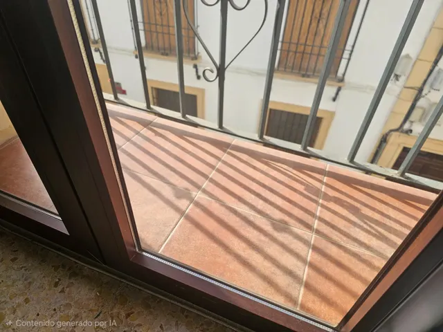 Piso de 4 dormitorios con plaza de garaje en San Basilio, con terraza de 20 m2 anexa al trastero en la cubierta. — 22