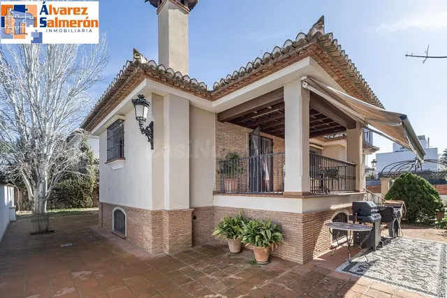 INCREÍBLE CHALET INDEPENDIENTE EN ZONA PRIVILEGIADA — 3
