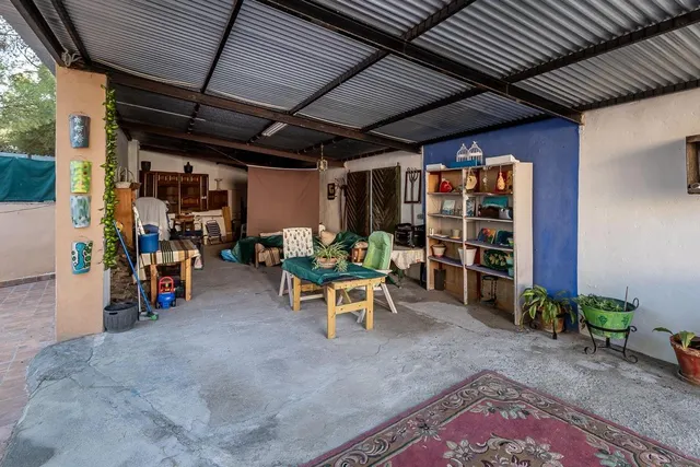 Amplia casa independiente de seis dormitorios a un paso del pantano de los Bermejales — 7