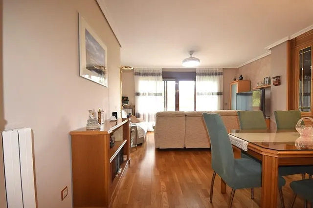 Vivienda de 4 dormitorios en una de las mejores zonas de rivas — 2