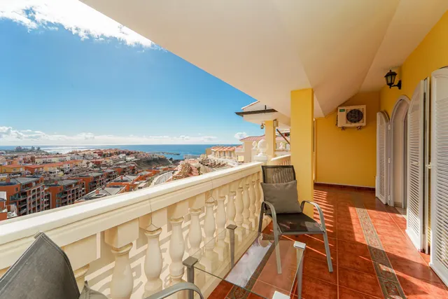 Elegante villa de 4 dormitorios en Arguineguín | Vistas panorámicas al mar, gran parcela y un potencial excepcional! — 38