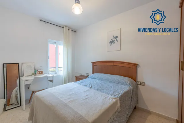 Piso ideal para inversión con alta rentabilidad junto a facultades de  Cartuja en Granada — 11