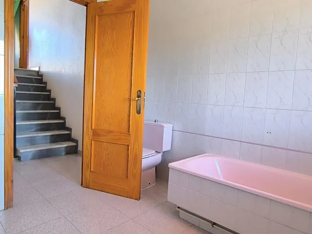 Casa independiente con parcela, 5 dormitorios y garaje en Alquerías (Murcia) — 42