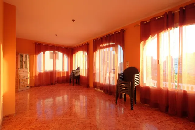 INCREÍBLE VILLA FAMILIAR EN LA MEJOR ZONA — 14