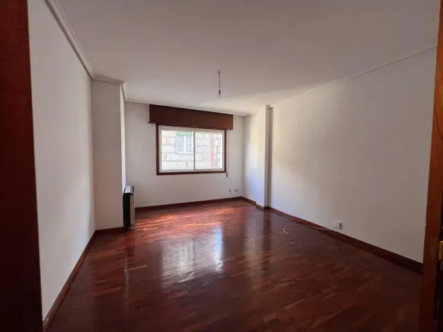 Amplio Piso en Venta en A Ponte, Ourense por €195.000 — 11