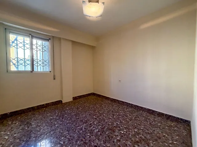 Piso de 4 habitaciones en alquiler en barrio Beteró — 17