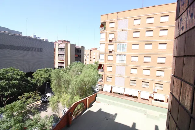 EXCLUSIVA VIVIENDA DE CASI 200M2, REFORMADA A ESTRENAR Y A POCOS PASOS DEL CAUCE DEL TURIA — 39
