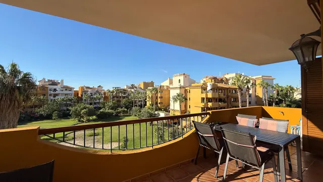 Apartamento en Tercera planta vistas abiertas en Punta Prima - foto 2