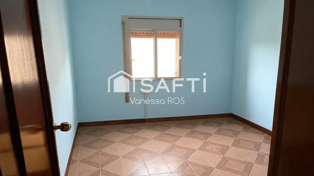 Descubre este acogedor piso  y su excelente comunicación con Barcelona. — 14