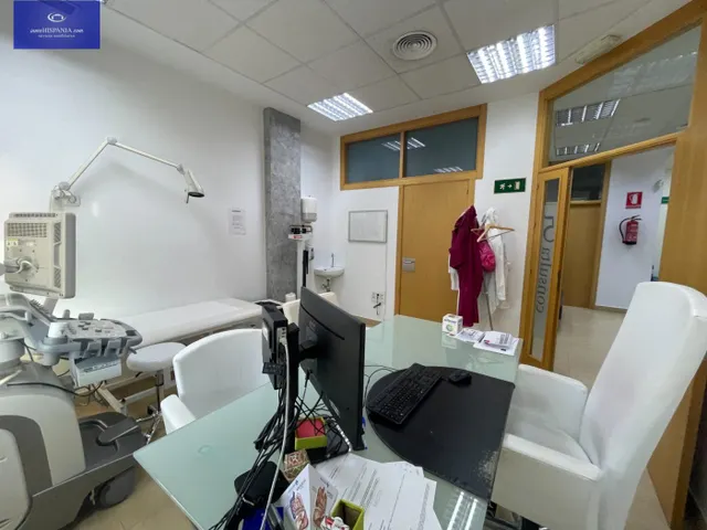 Se alquila local ideal para centro de salud. — 38