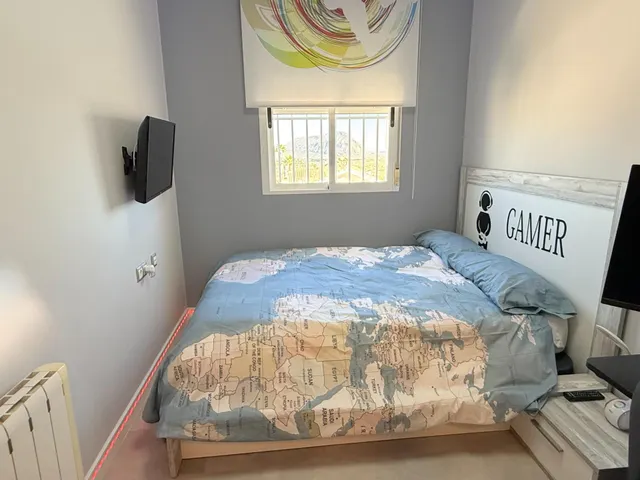 Un chalet totalmente reformado con vistas a la montaña — 19
