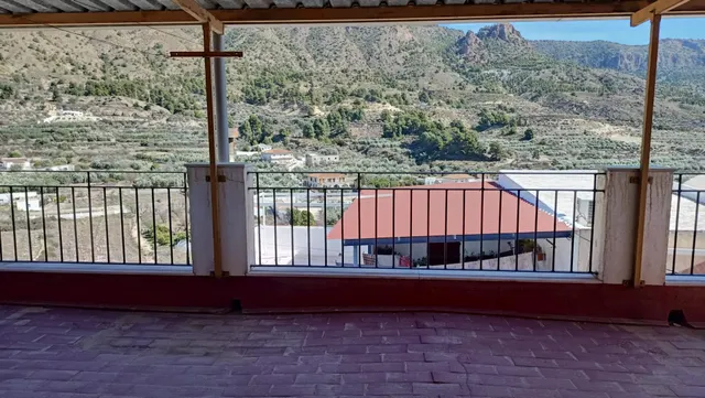 CASA FAMILIAR EN URRÁCAL ( ALMERÍA ) DE CINCO habitaciones. — 33