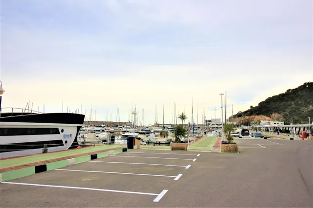 Amarre en el puerto deportivo de Oropesa del Mar — 4
