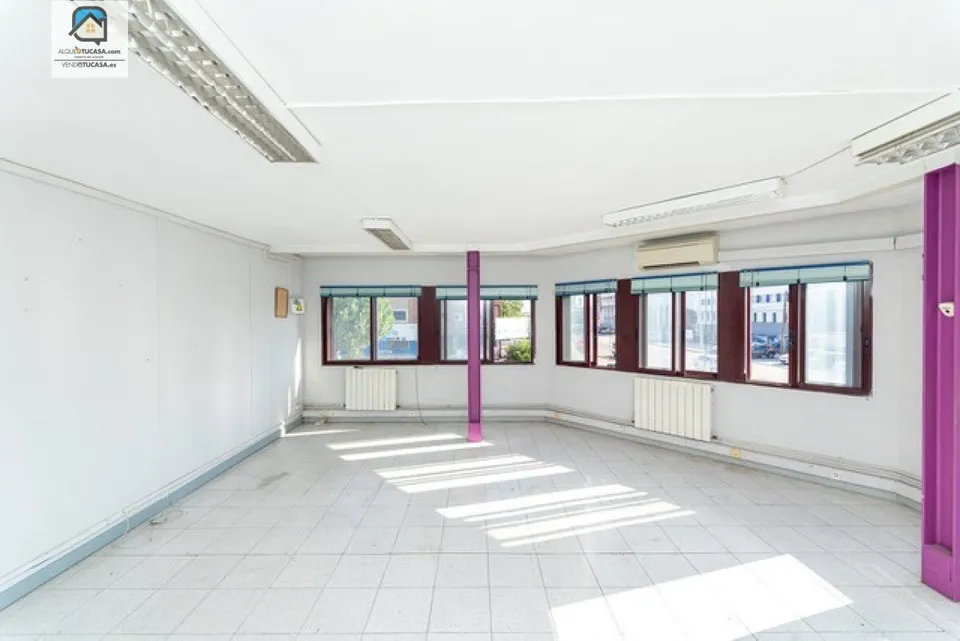 OFICINAS EN POL SAN CRISTOBAL