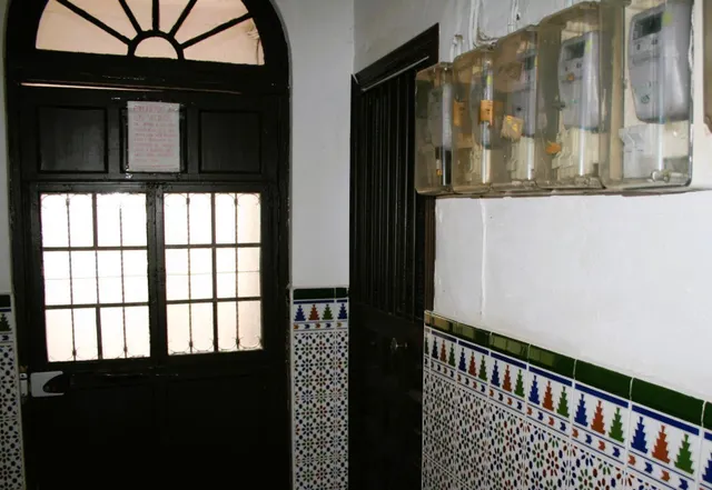 CASA DE VECINOS CON 8 APARTAMENTOS — 7