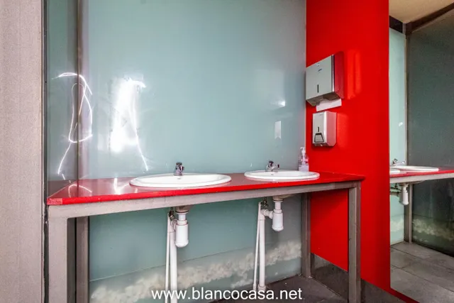 VENTA LOCAL COMERCIAL EN ZONA CENTRO DE LARACHA — 5