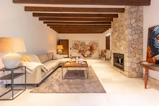 Casa señorial mallorquina del siglo XIX completamente reform