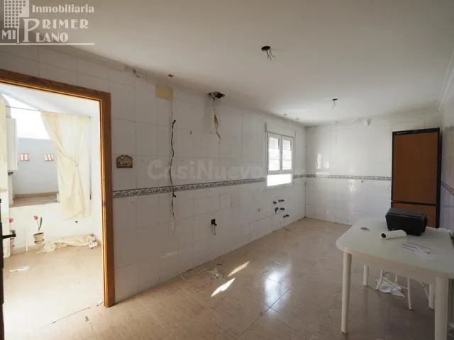 *¡OPORTUNIDAD ÚNICA! Casa adosada en Tomelloso. NO HIPOTECAB - foto 2