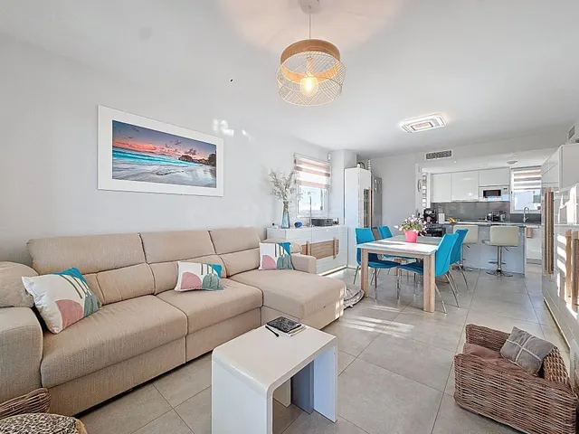 Apartamento moderno de 3 dormitorios con vistas al mar en Cé - foto 4