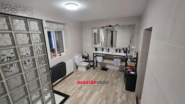 CASA CON PATIO AMPLIO A LA VENTA — 12