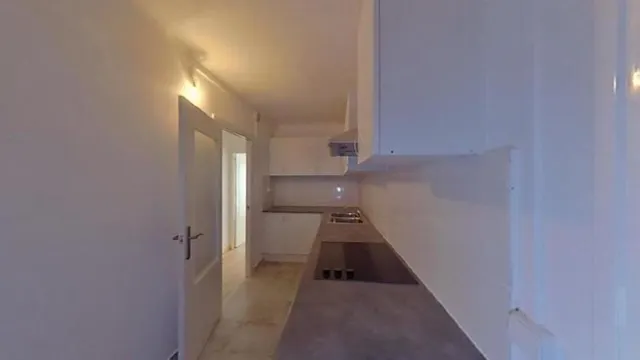 CASA EN VENTA OKUPADA EN C/ JOTA — 17