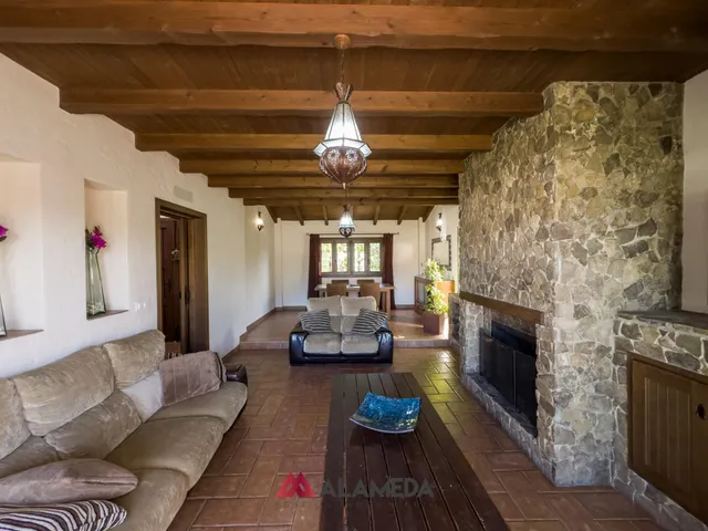 CHALET URBANO EN PEDANÍA DE VEJER (NAVEROS) — 2