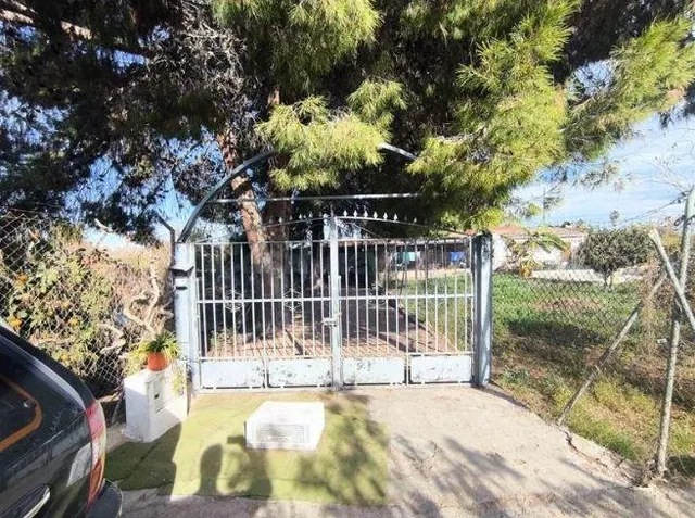 SE VENDE casa adosada OKUPA en C Rincon Merino 119 de Murcia