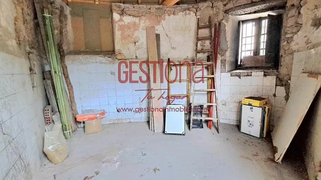 CASA DE PIEDRA EN LIERGANES. — 31