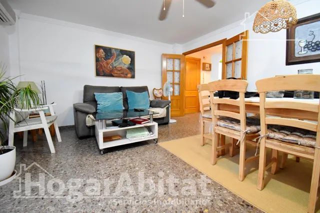 Confort y vistas al mar en este espacioso piso con balcón, gran garaje y trastero junto a la playa — 15
