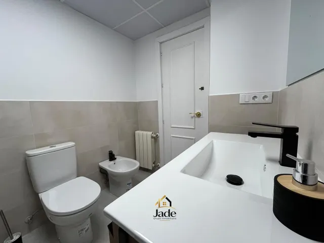 Excelente piso Totalmente Refornado en el Centro de Cordoba  con Garaje y Licencia Turistica — 19