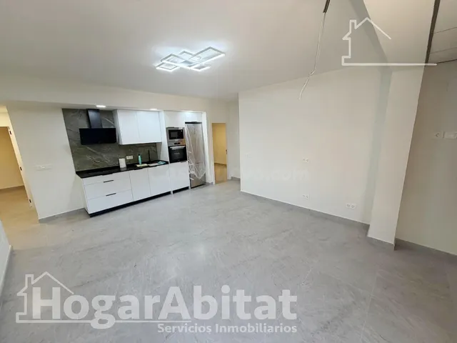 ¡REFORMADO A ESTRENAR! AMPLIO, IMPECABLE Y CON LUZ A RAUDALE - foto 4