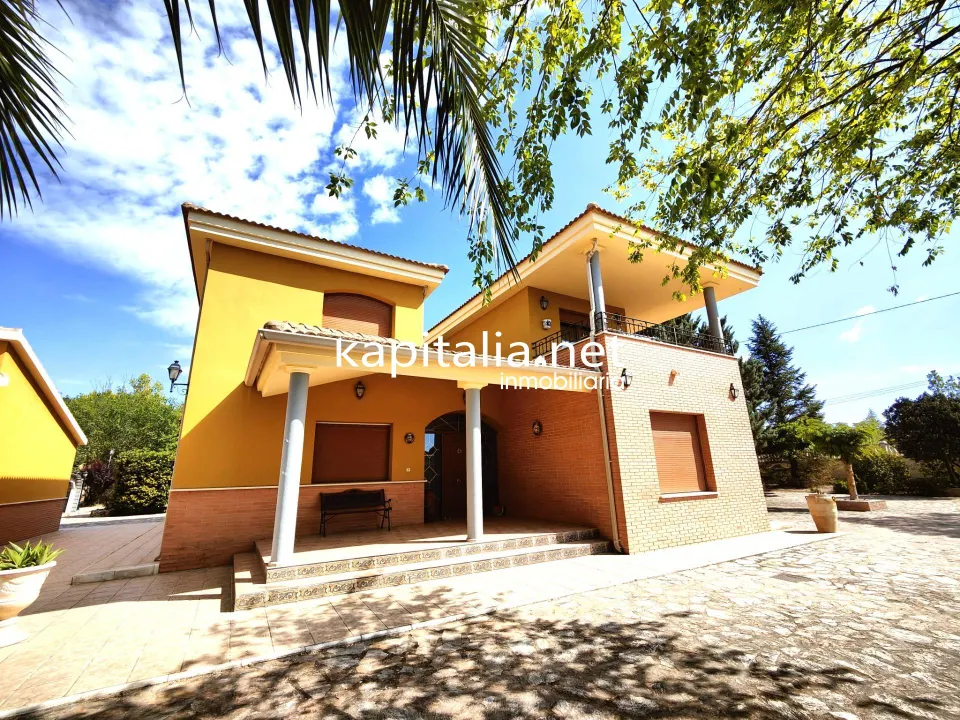 INTERESANTE CHALET A LA VENTA EN BANYERES DE MARIOLA