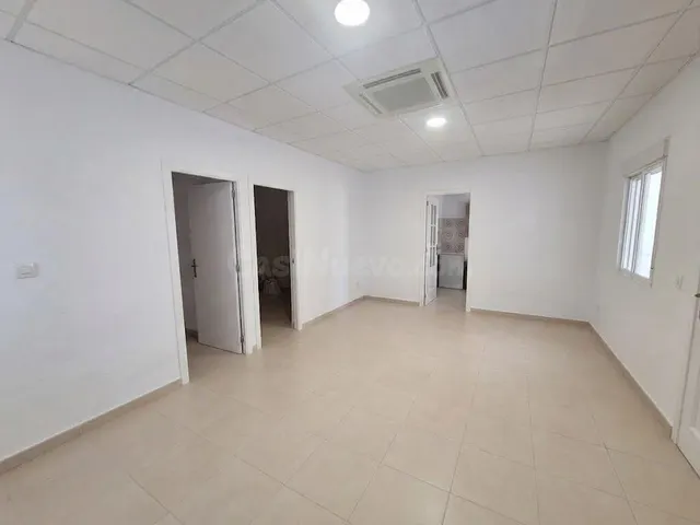 ¡Chalet con piscina a 858 €/m2! 4.000 m2 de parcela, 4 dormi - foto 5