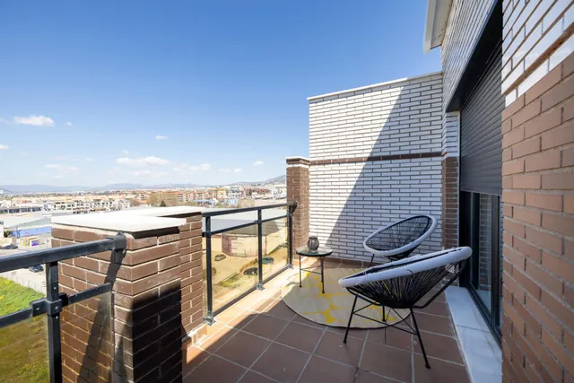 Ático Dúplex Reformado con Terraza de Ensueño en Armilla — 21