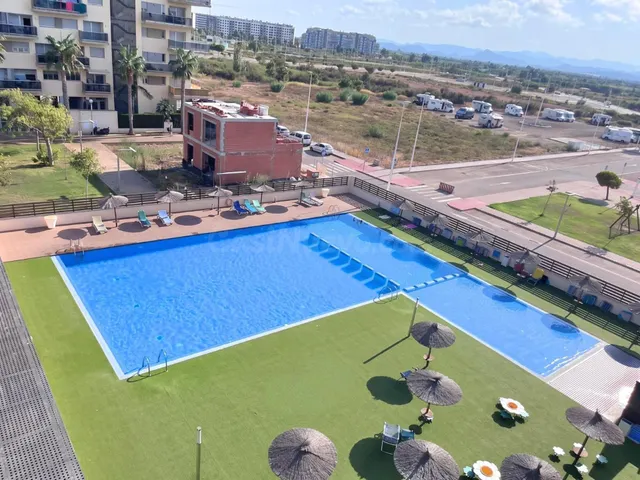 Apartamento de 2 habitaciones con terraza, piscina, pádel, p