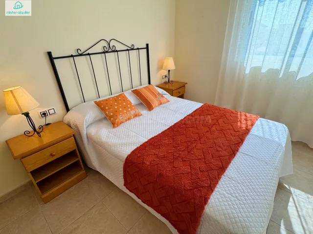 LUMINOSO APARTAMENTO CON TERRAZA Y GARAJE A DOS MINUTOS DEL 