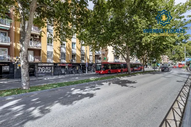 Local de 247 m2 en avenida de madrid – Granada capital — 17