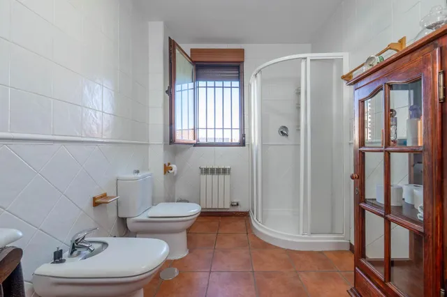 ¡¡ Impresionante chalet dividido en dos viviendas con piscina y zona ajardinadas !! — 38