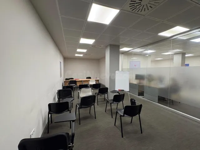 Local en Avda Valencia en venta con rentabilidad - foto 5
